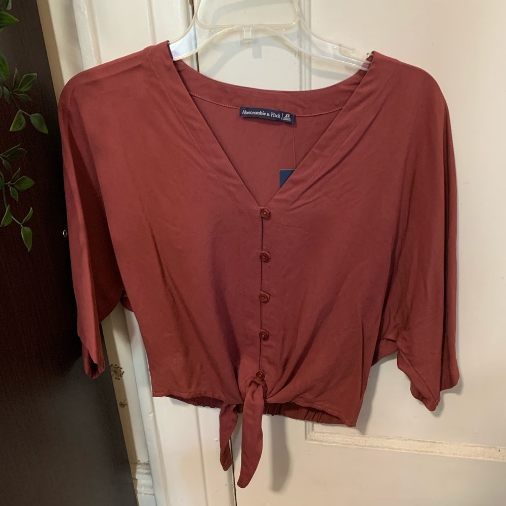 🆕 A&F Tie Front Top